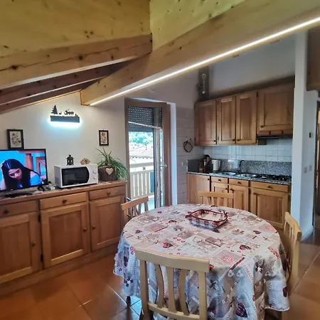 Ferienwohnung Mansarda A Carciato, Trilocale In Montagna Dimaro Exterior foto