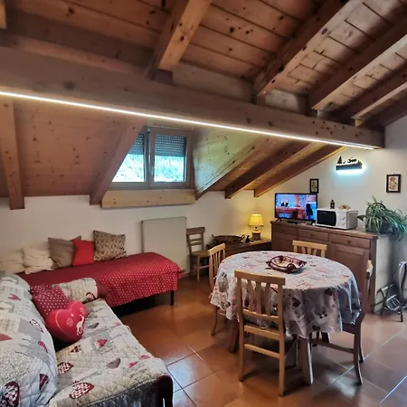 Ferienwohnung Mansarda A Carciato, Trilocale In Montagna Dimaro Exterior foto