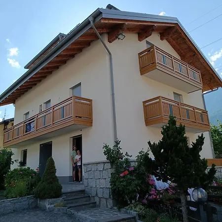 Ferienwohnung Mansarda A Carciato, Trilocale In Montagna Dimaro Exterior foto