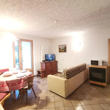Ferienwohnung Mansarda A Carciato, Trilocale In Montagna Dimaro Exterior foto
