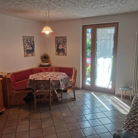 Ferienwohnung Mansarda A Carciato, Trilocale In Montagna Dimaro Exterior foto