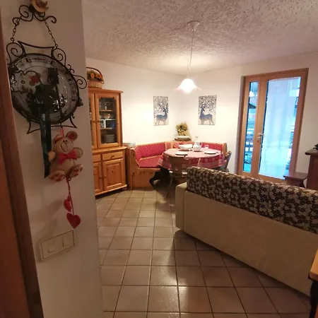 Ferienwohnung Mansarda A Carciato, Trilocale In Montagna Dimaro Exterior foto