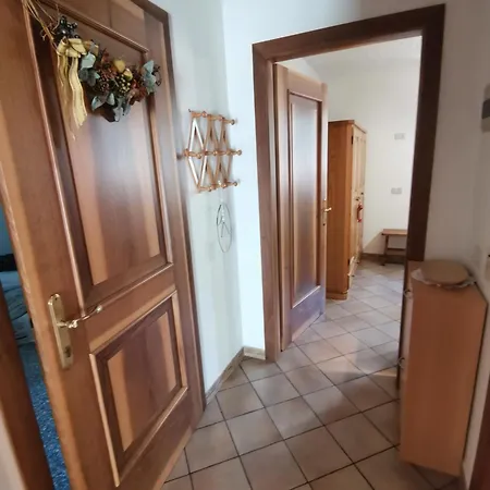 Ferienwohnung Mansarda A Carciato, Trilocale In Montagna Dimaro Exterior foto