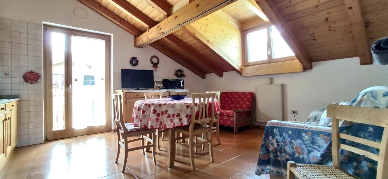 Apartment Mansarda A Carciato, Trilocale In Montagna *