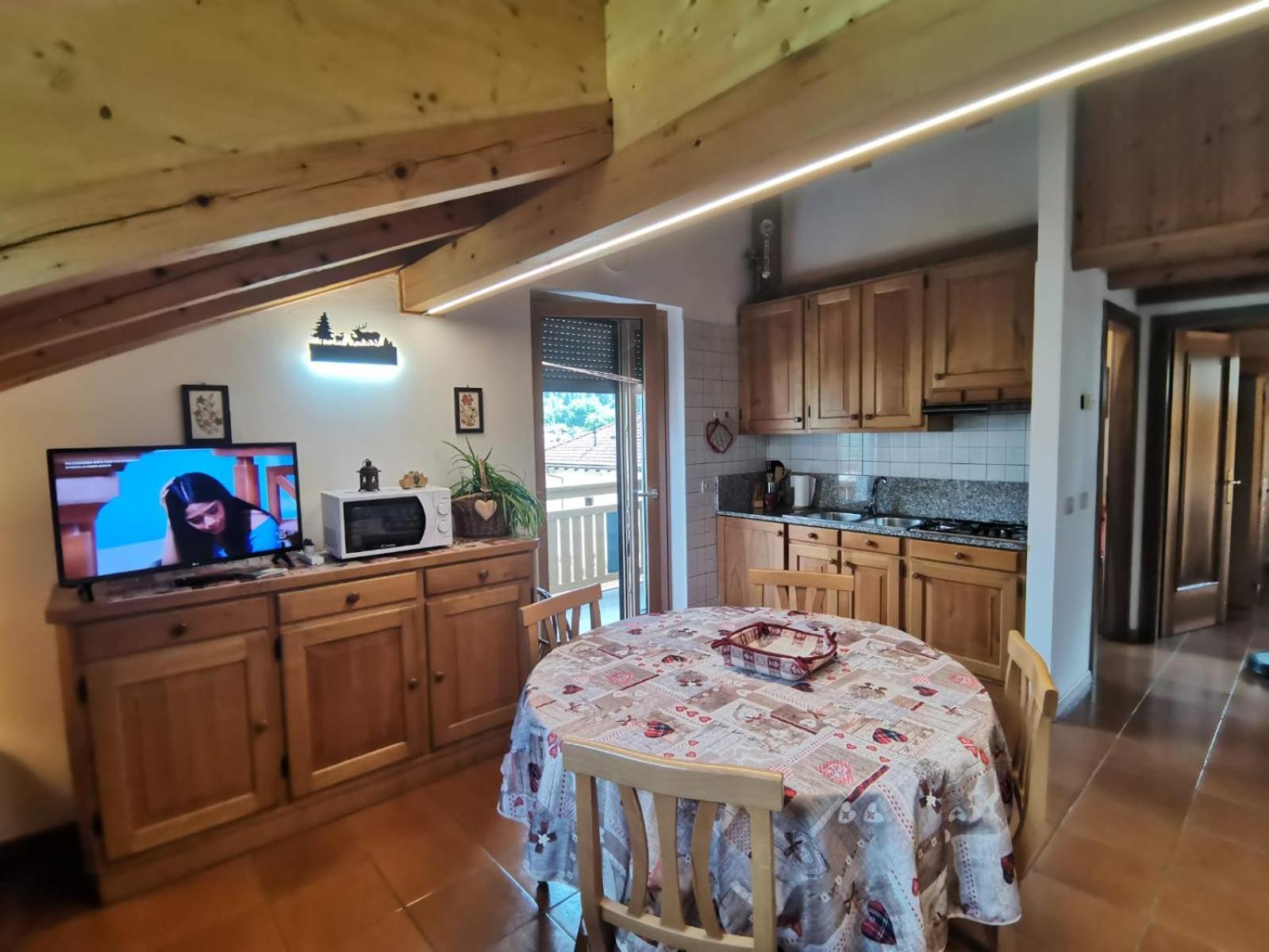 Apartment Mansarda A Carciato, Trilocale In Montagna Dimaro