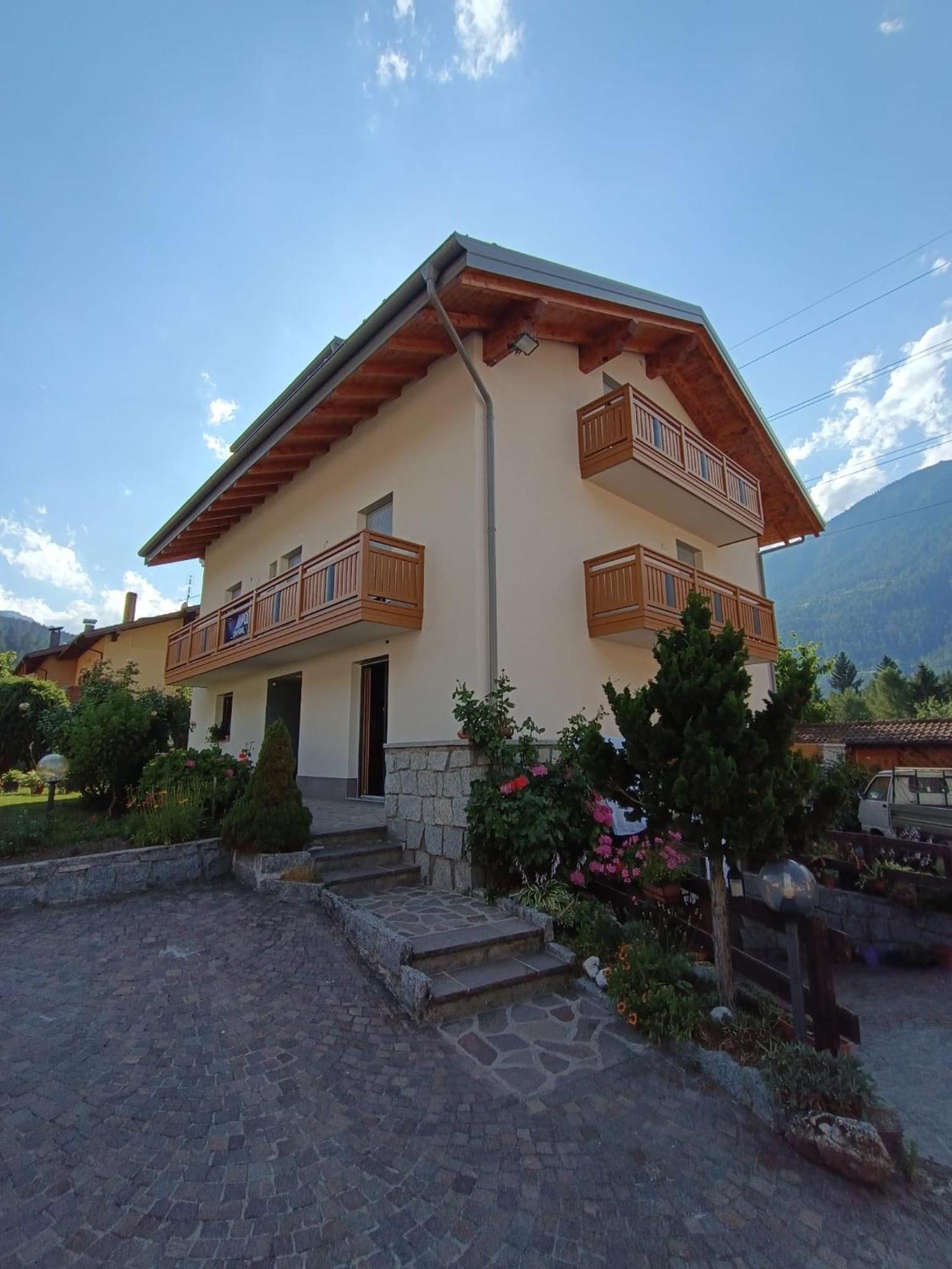 Apartment Mansarda A Carciato, Trilocale In Montagna